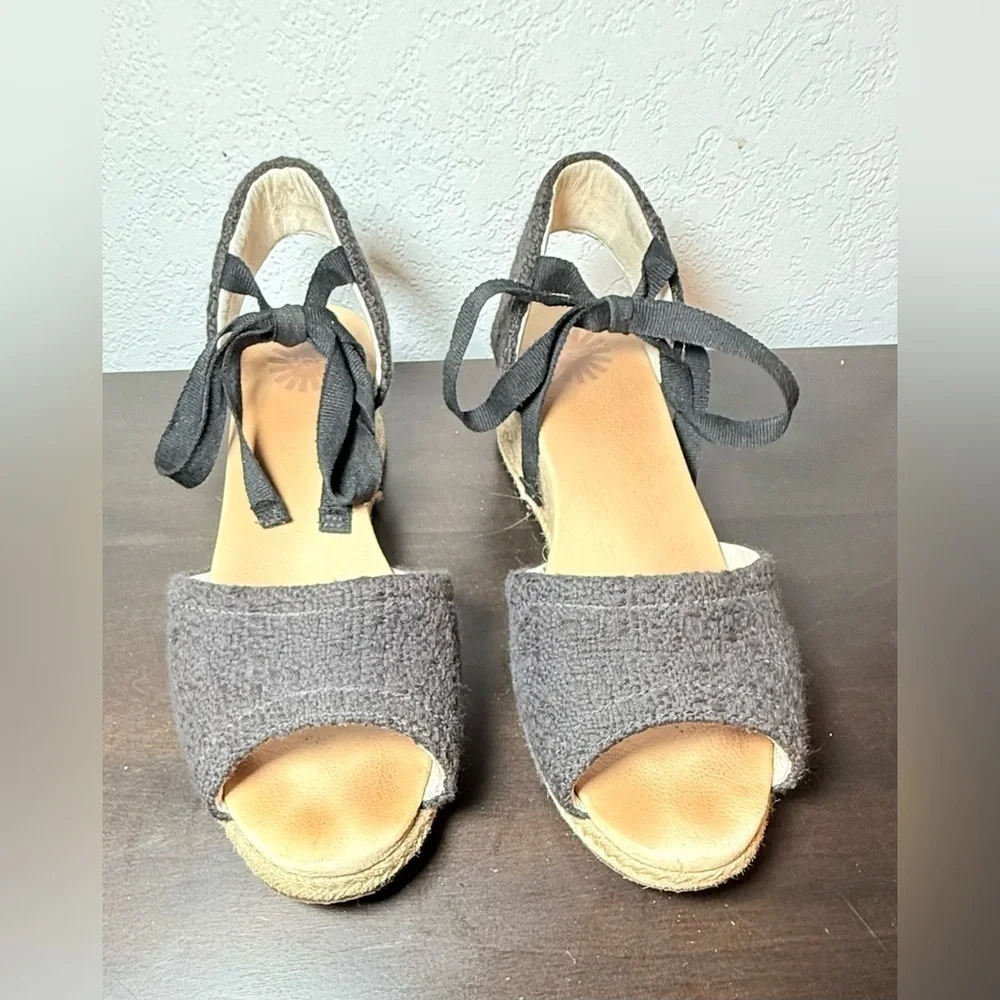 UGG women classic